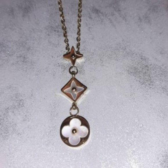 Necklace  with shell/pearl - Picture 1 of 2